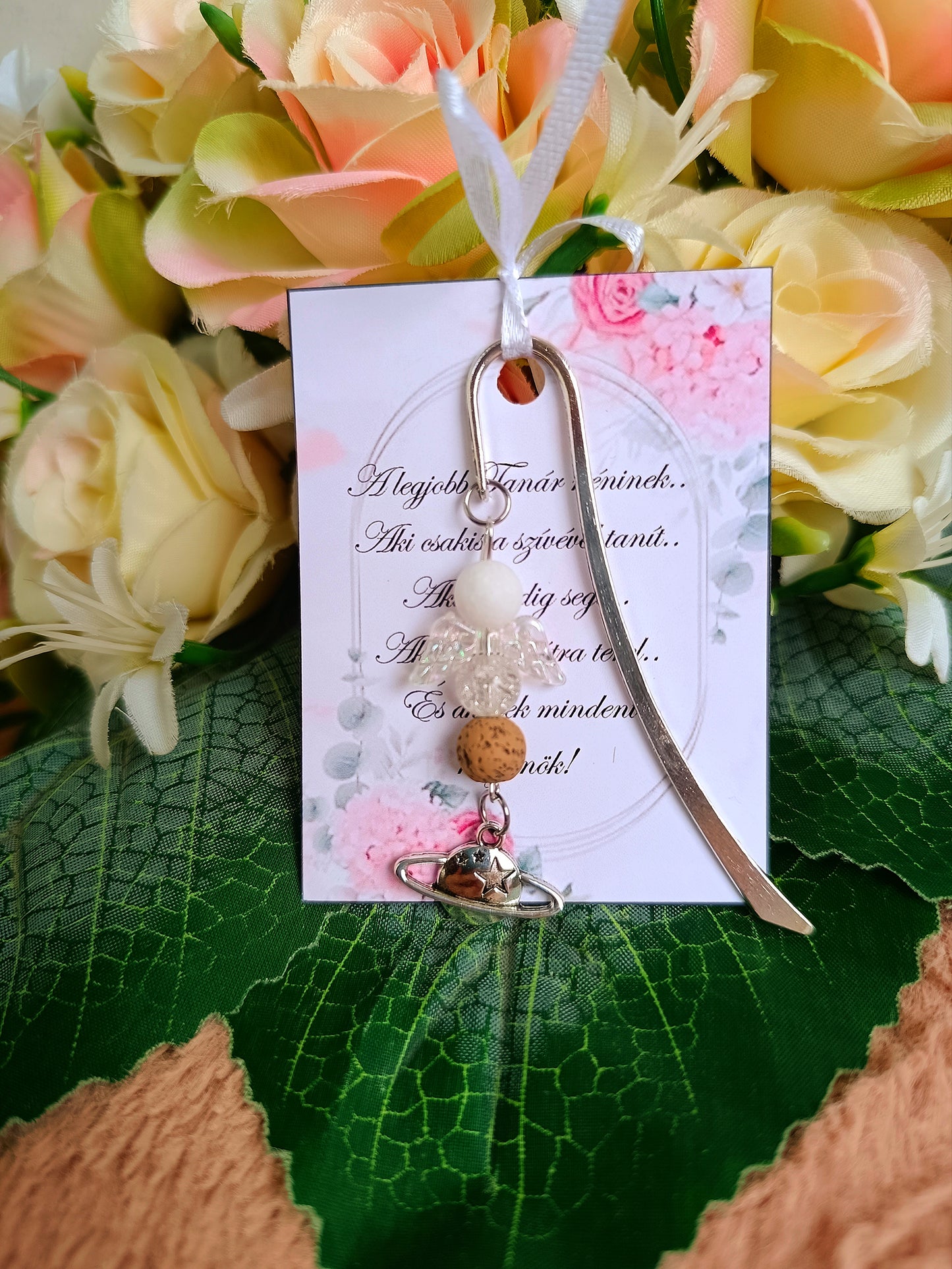 Bolygó medálos könyvjelző ajándék pedagógusoknak