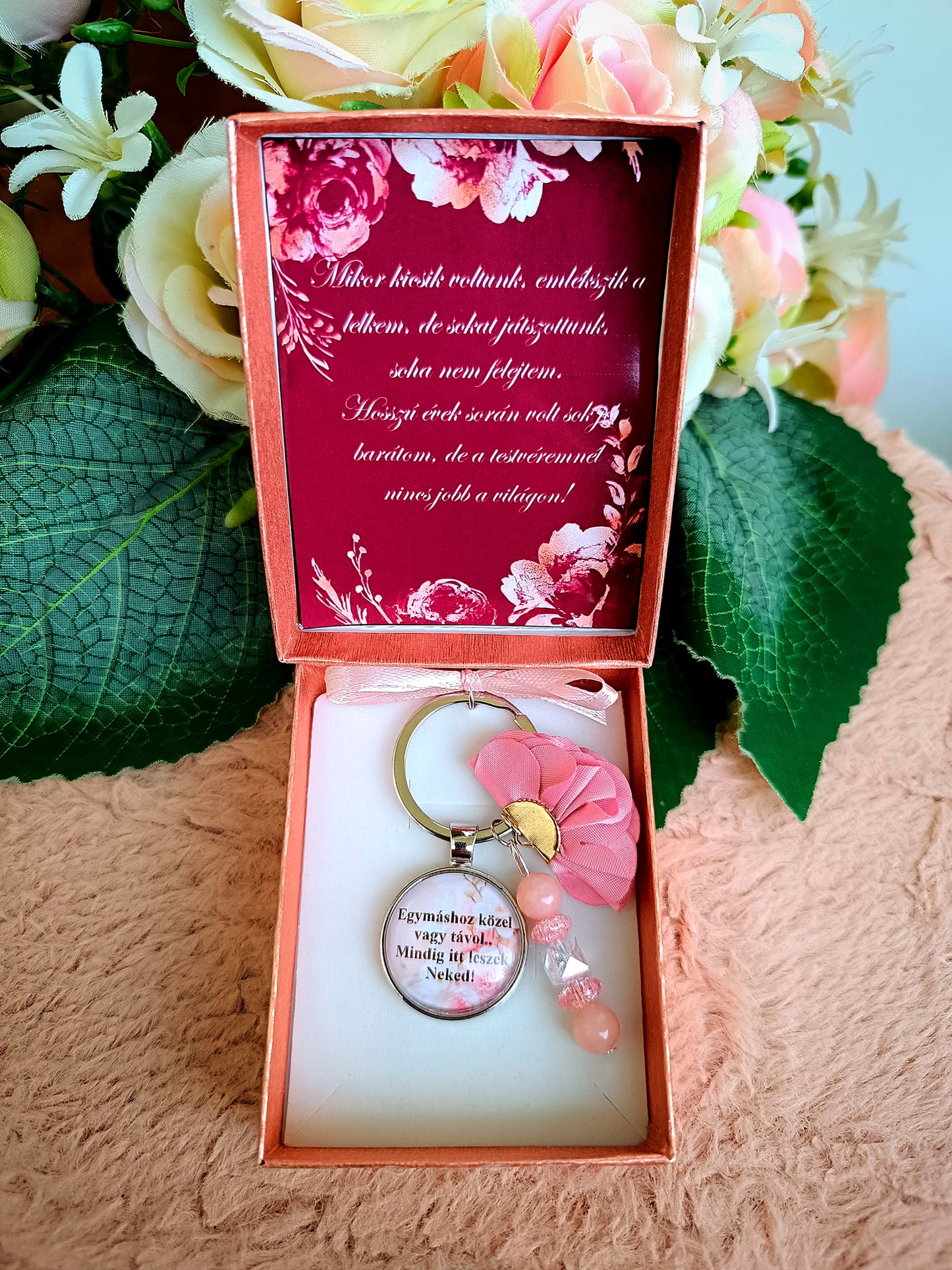 Ajándék testvérnek köszönő kulcstartó világos