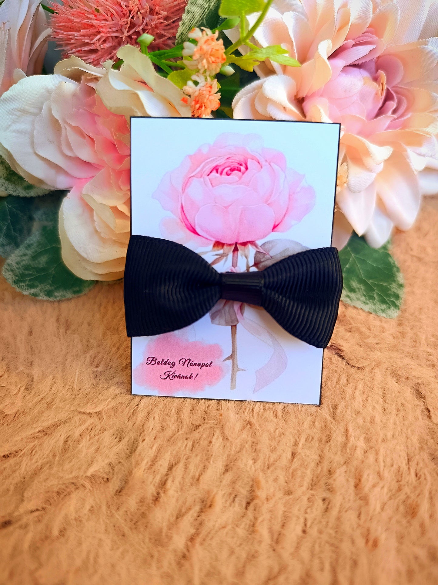 Ajándék masni hajgumi nőnapi fekete