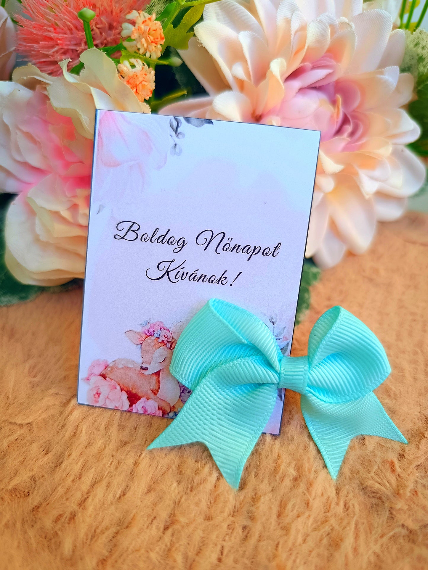 Ajándék masni csatt nőnapi világoskék