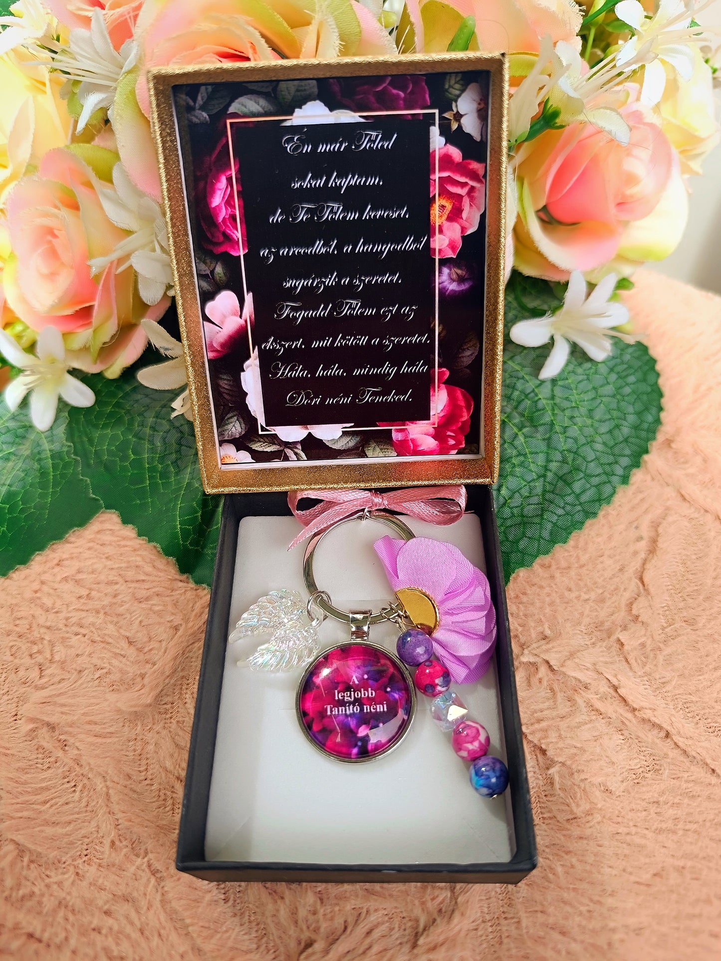 Ajándék pedagógusnak lila kulcstartó