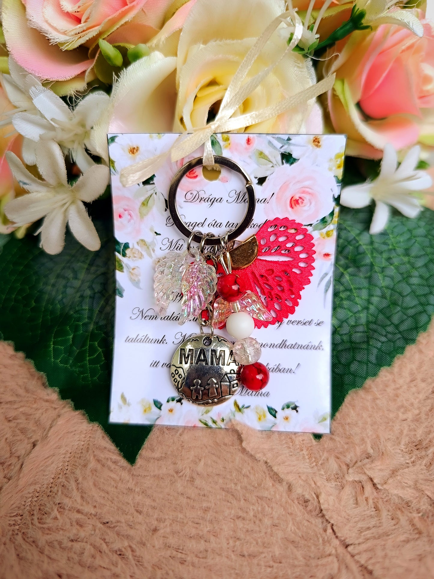 Ajándék mamának piros védelem kulcstartó