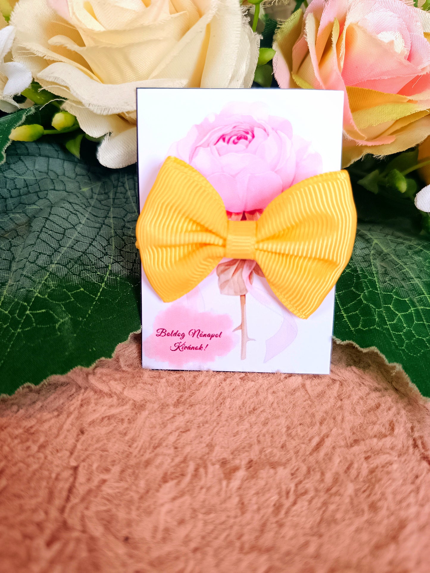 Ajándék masni hajgumi nőnapi pasztel sárga