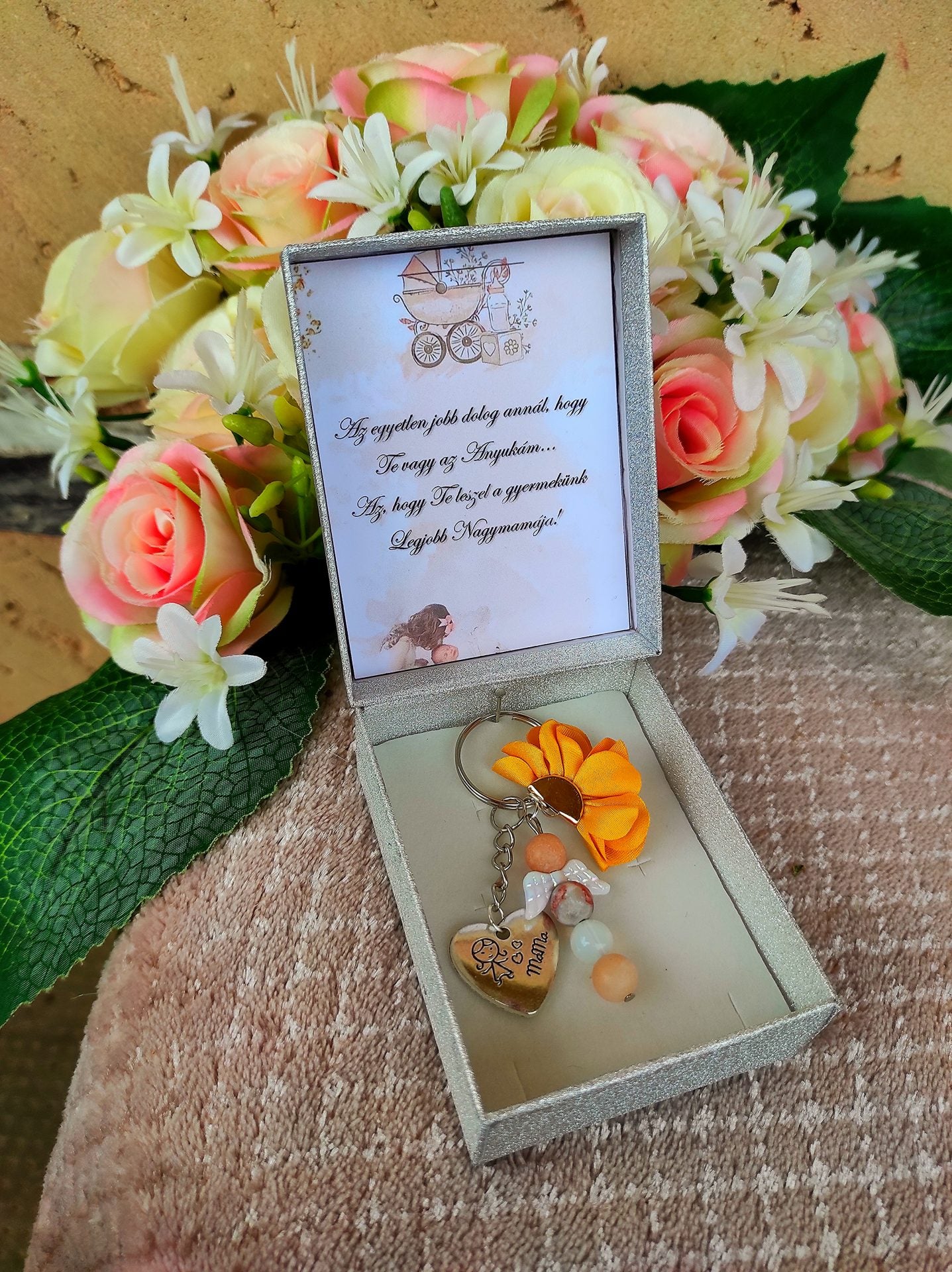 Bababejelentő nagymama sárga