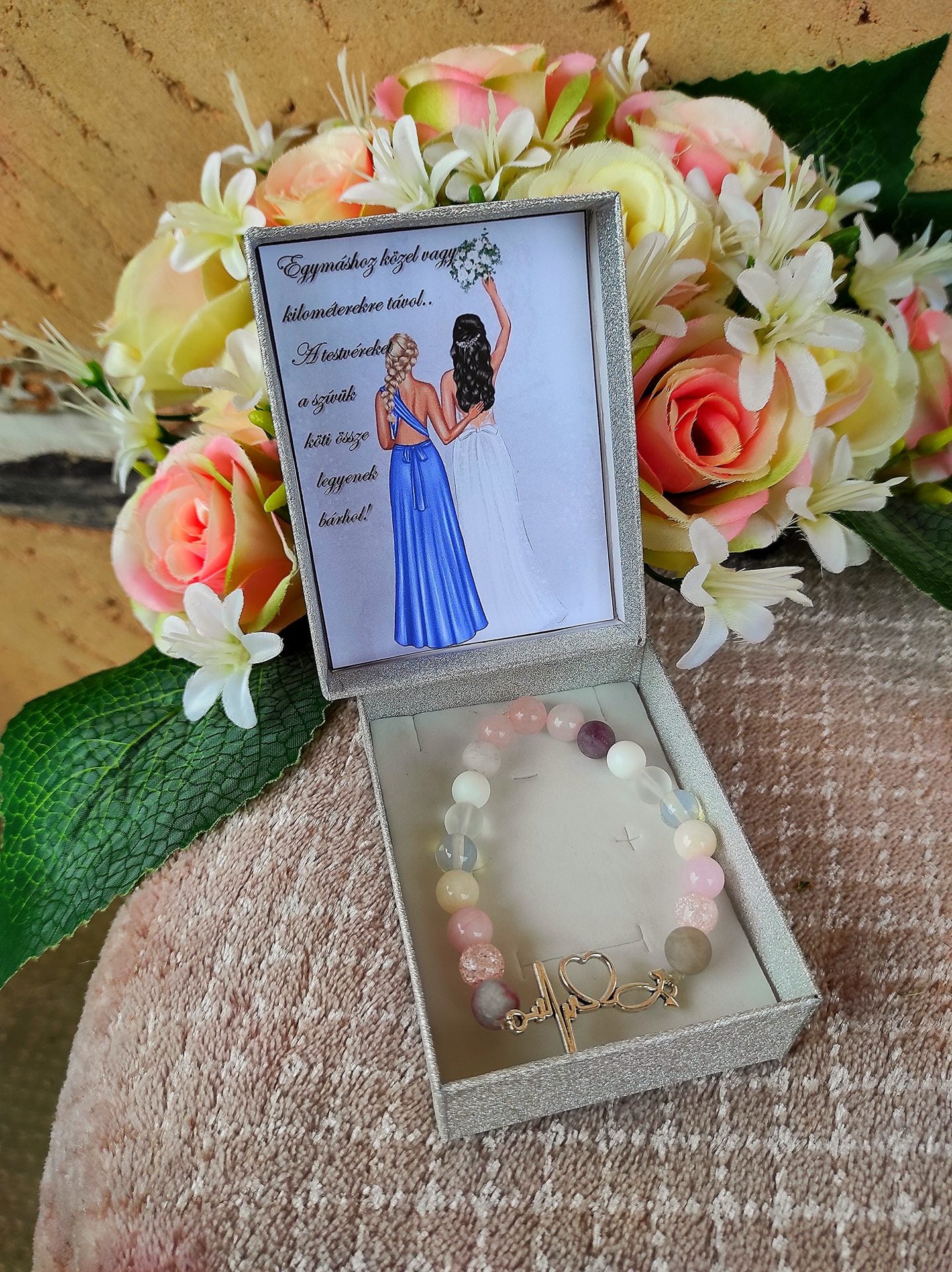 Esküvői ajándék testvérnek szívhang karkötő