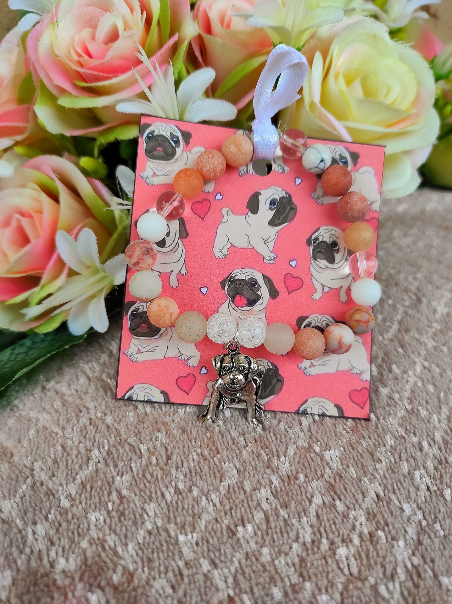 Mopsz kutyás ásvány karkötő