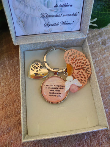 Ajándék nagymamának ásvány kulcstartó