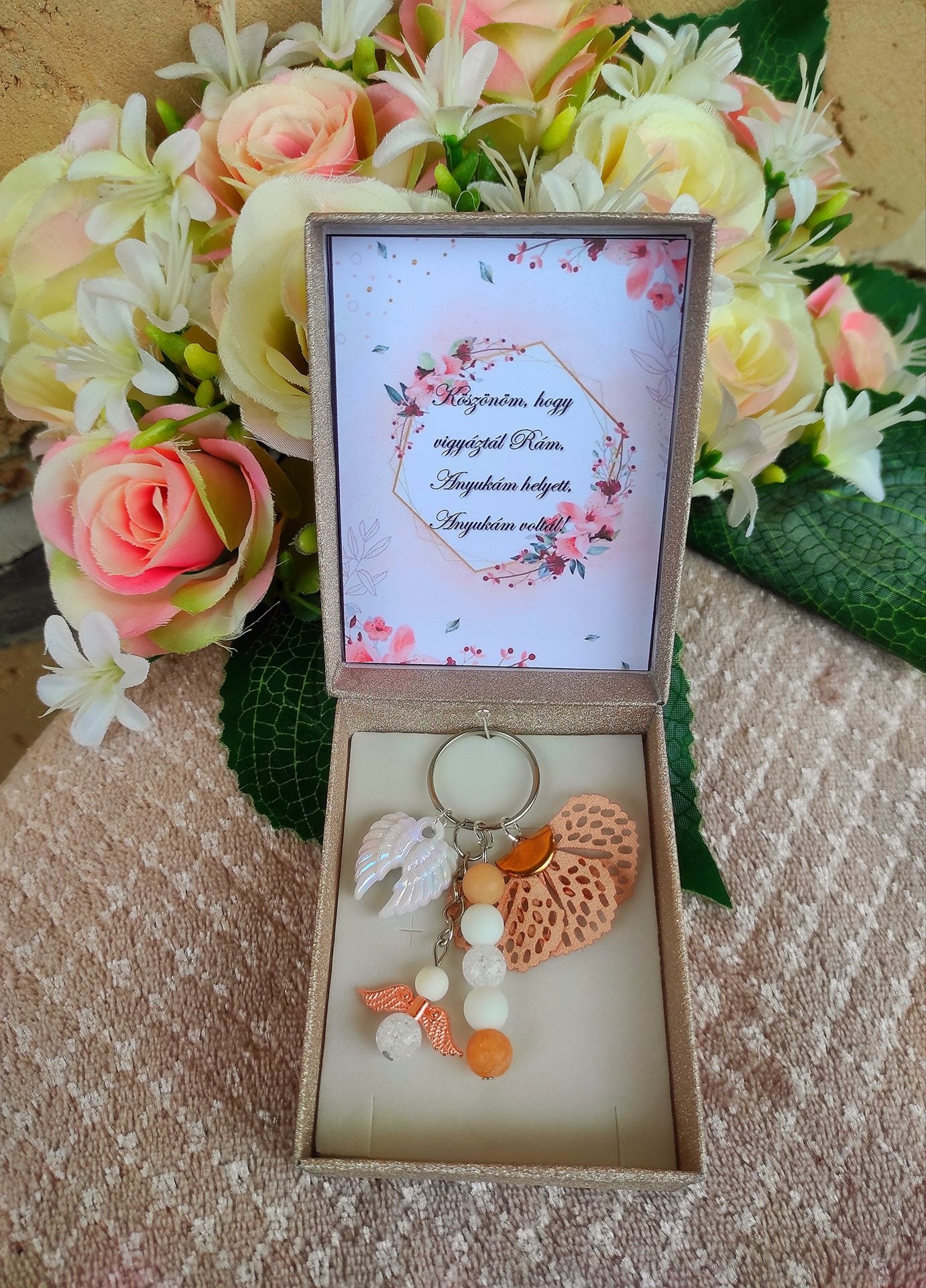 Angyalos rose gold kulcstartó óvónéniknek