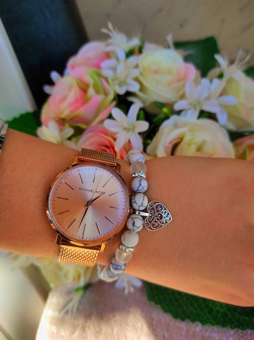 Howlit hegyikristály örömanya karkötő