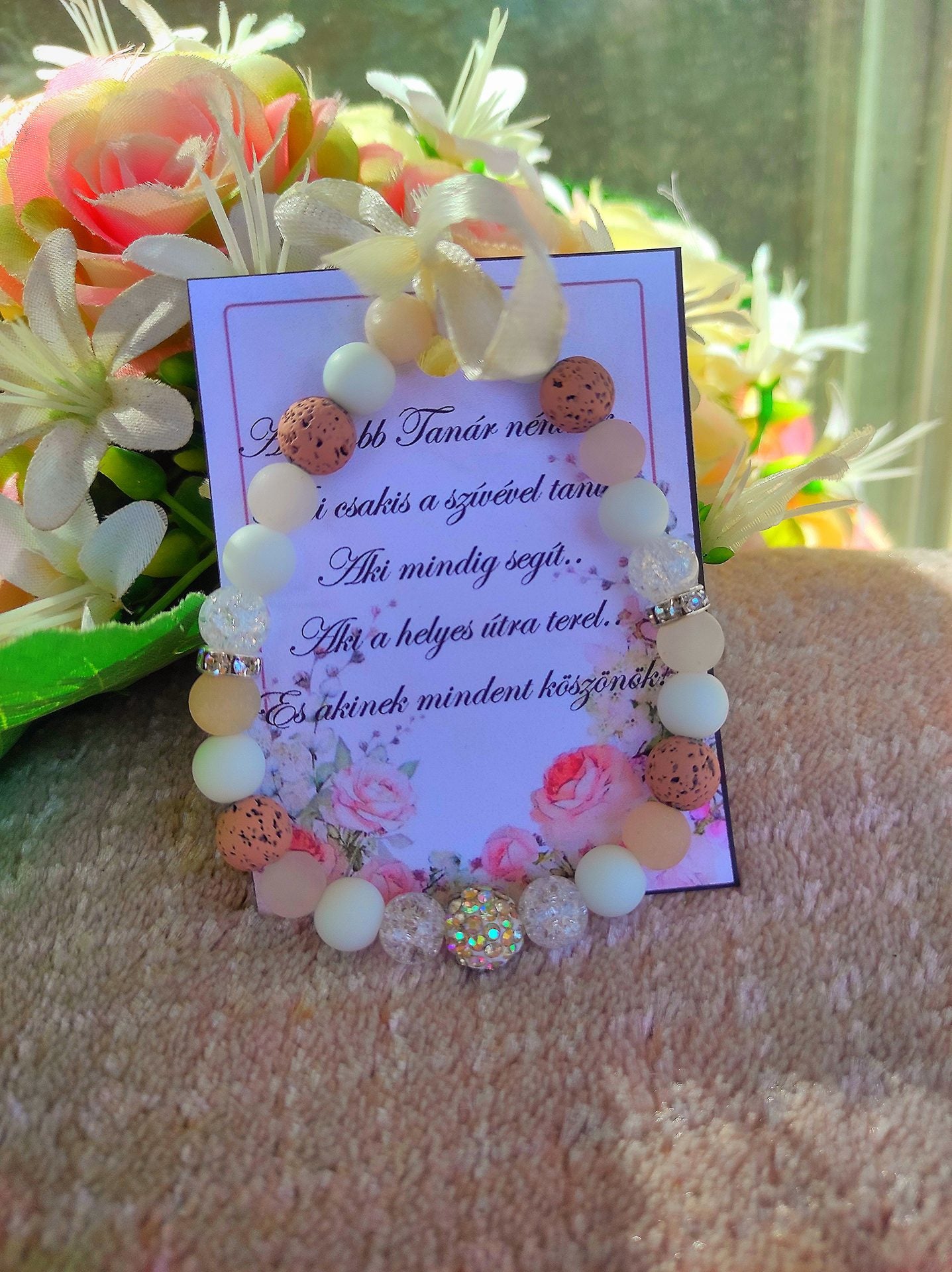 Ballagási ajándék pasztel karkötő