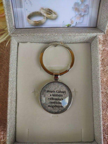 Egyedi neves tanú felkérő kulcstartó