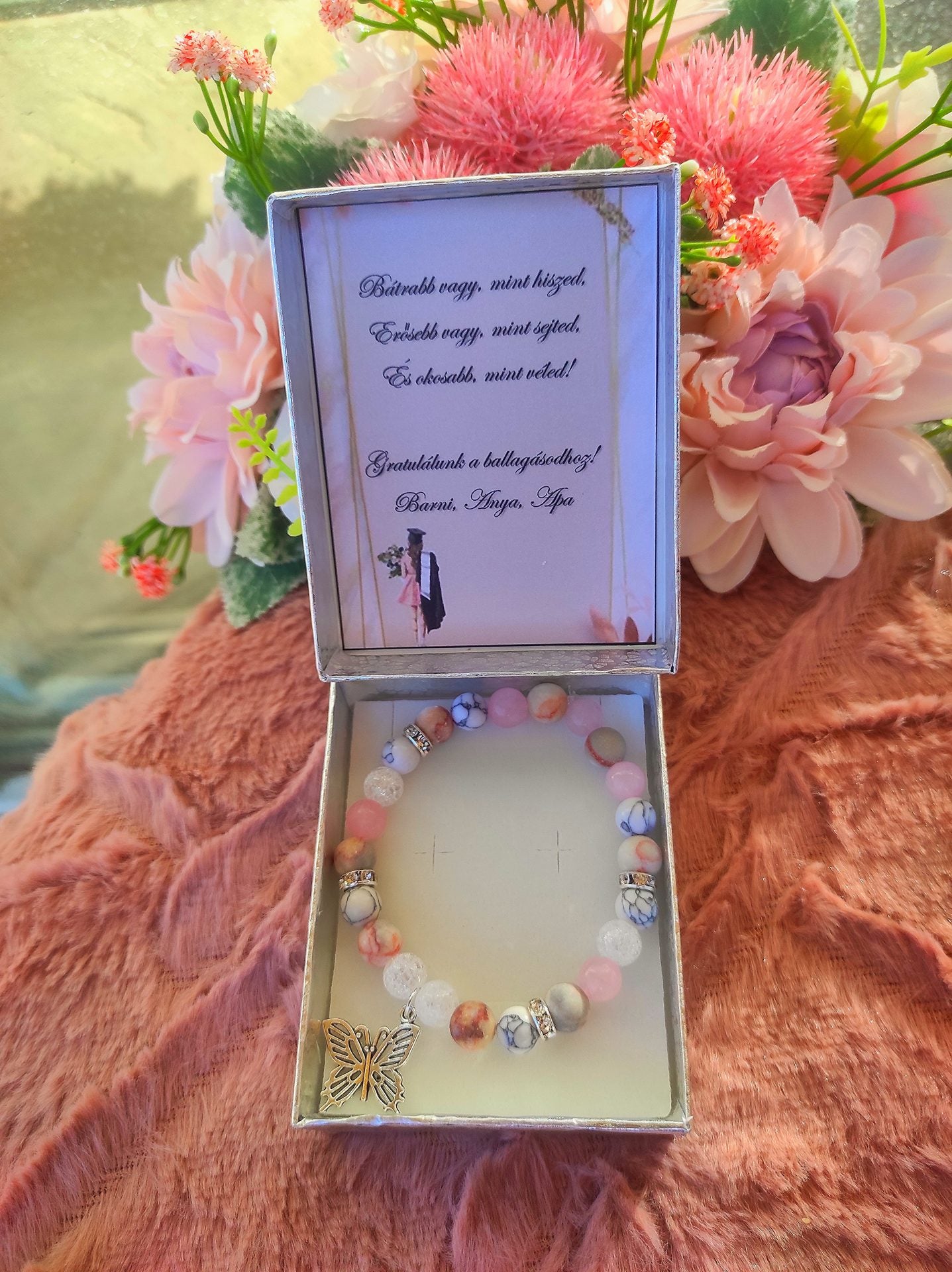 Ballagási ajándék pillangós karkötő