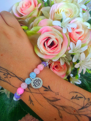 Lótusz virág színes karkötő