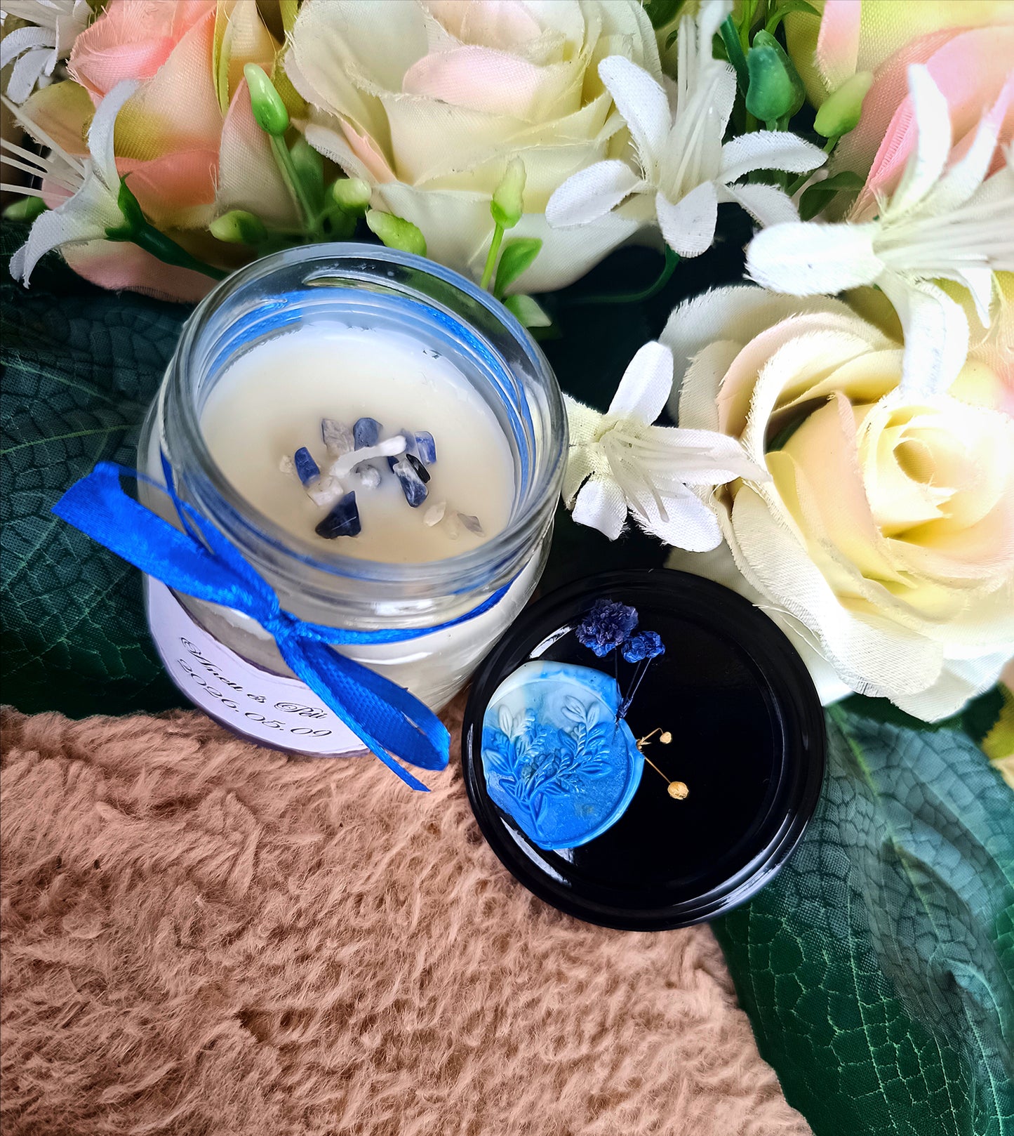 Eküvői köszönő ajándék vendégeknek feliratos ásvány gyertya kék