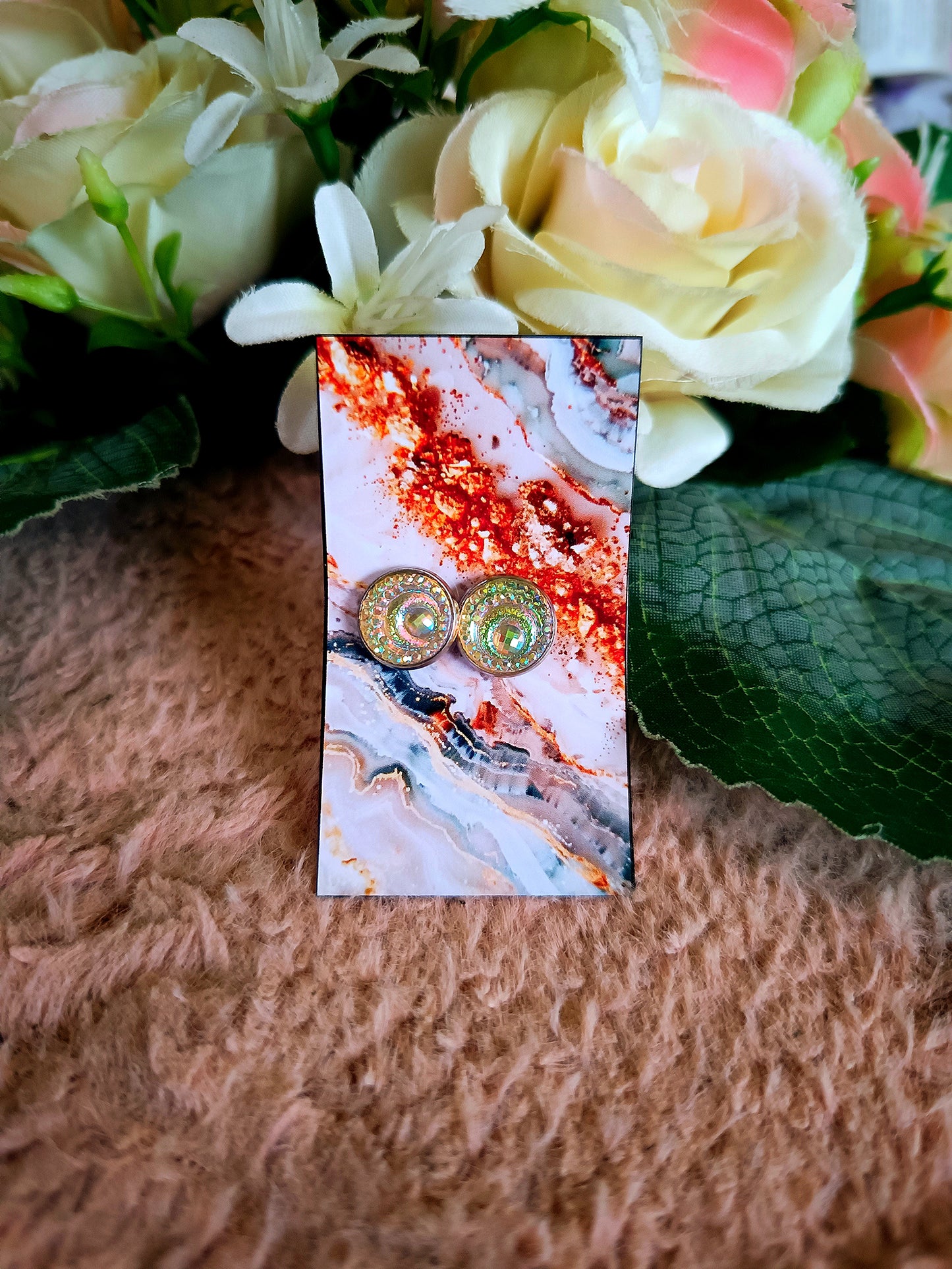 Kristályos csavart bedugós nikkelmentes fülbevaló