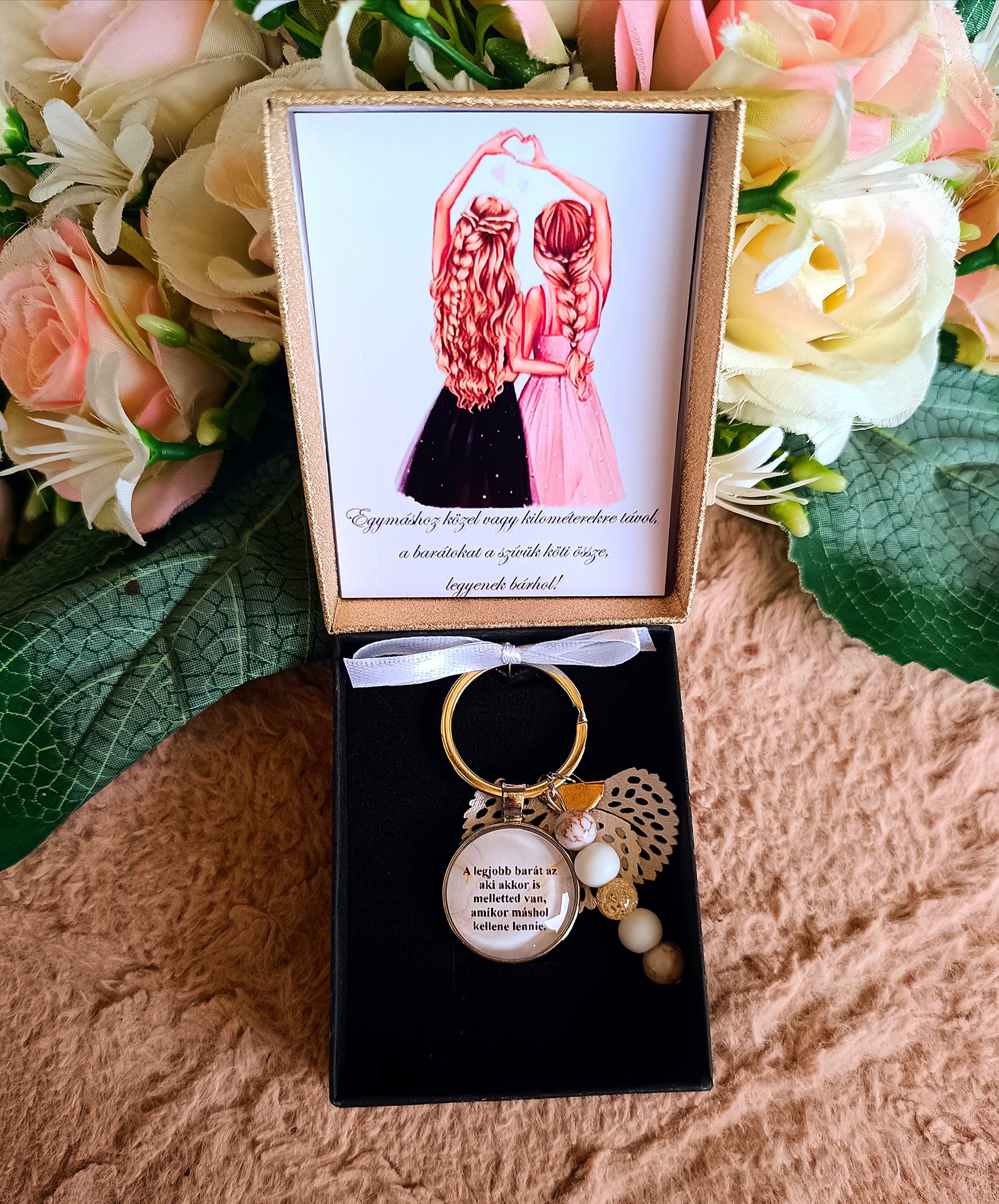 Ajándék barátnőnek barátság kulcstartó fehér