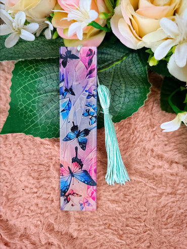 Nőnapi ajándék pillangós könyvjelző lila