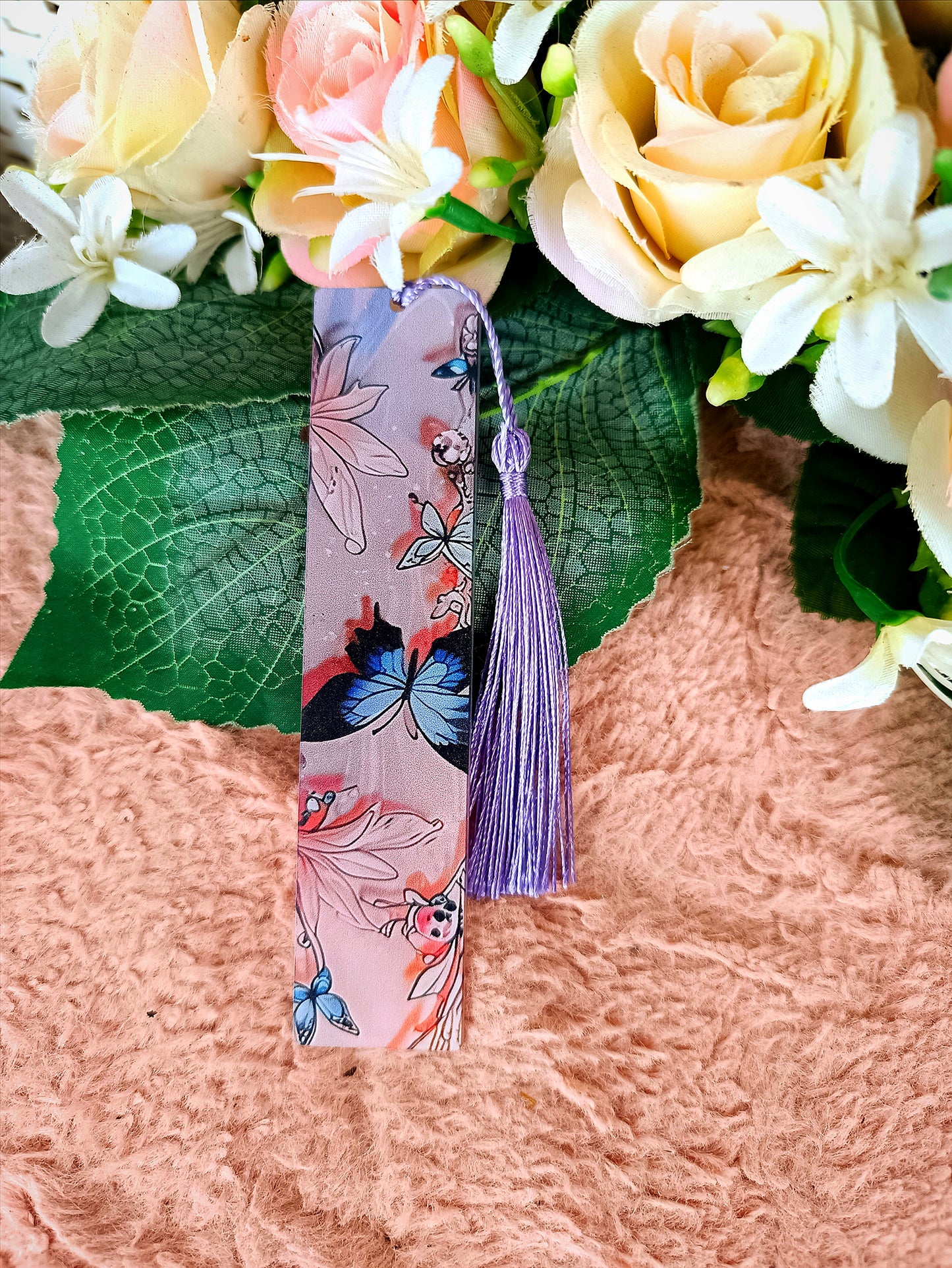 Nőnapi ajándék pillangós könyvjelző lila