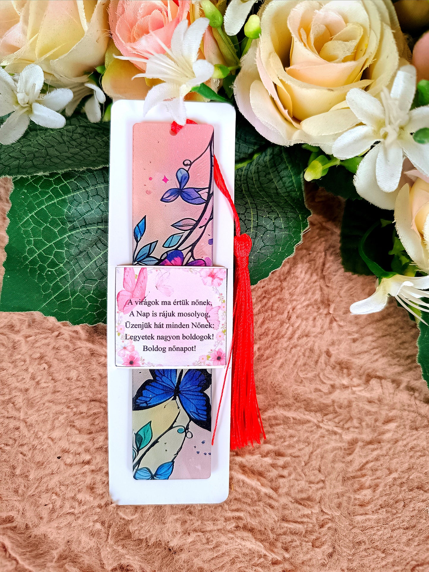 Nőnapi ajándék pillangós könyvjelző