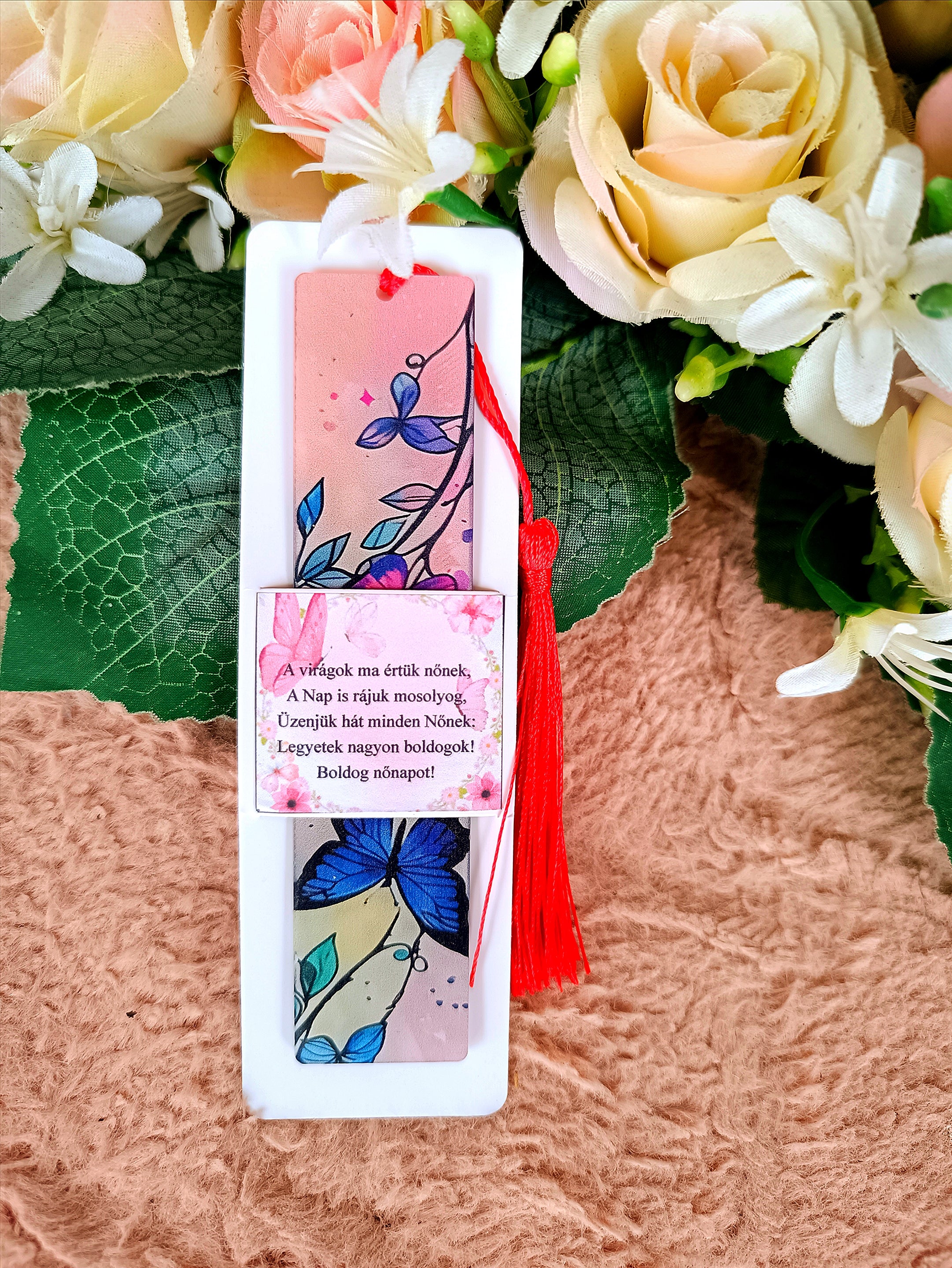 Nőnapi ajándék pillangós könyvjelző