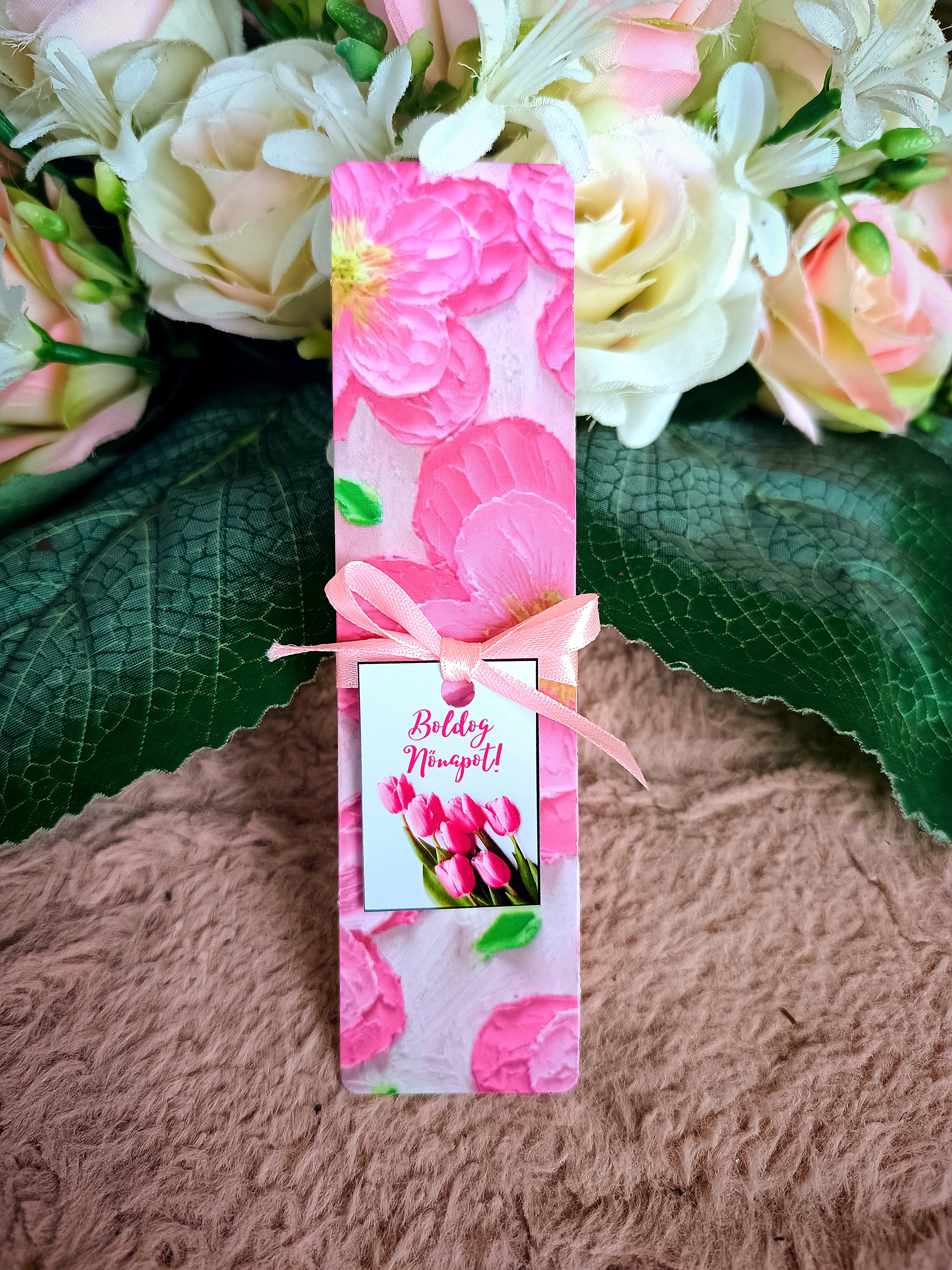 Nőnapi ajándék virágos könyvjelző III