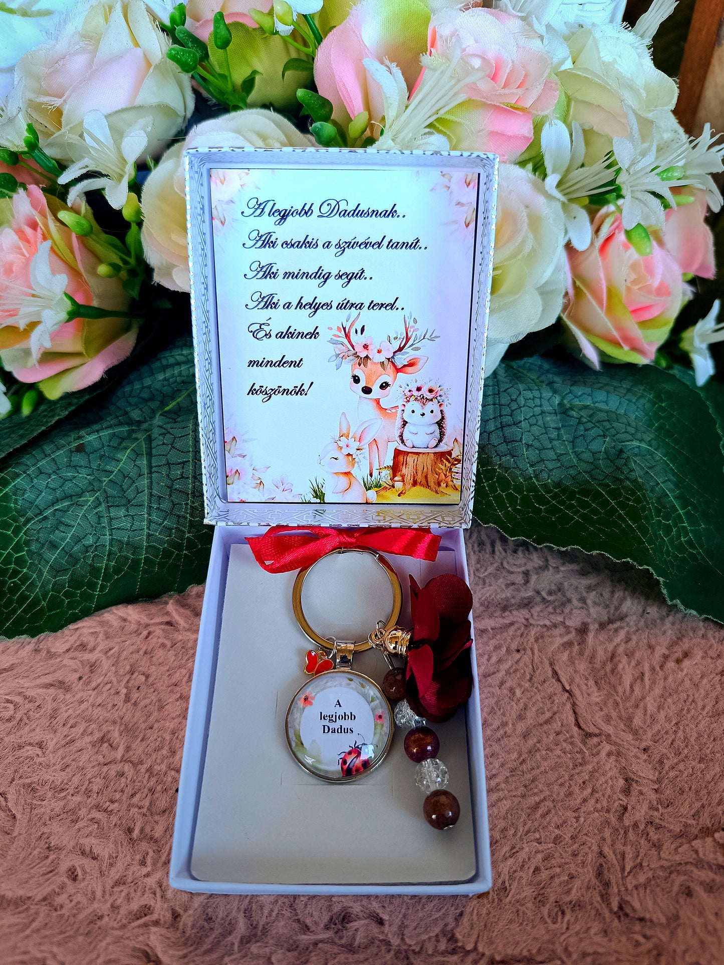 Ajándék pedagógusnak, dadus egyedi kulcstartó katicabogaras