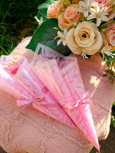 Ajándék Nőnapra, Anyák napjára, Pedagógusnak virág viasz csokor rózsaszín