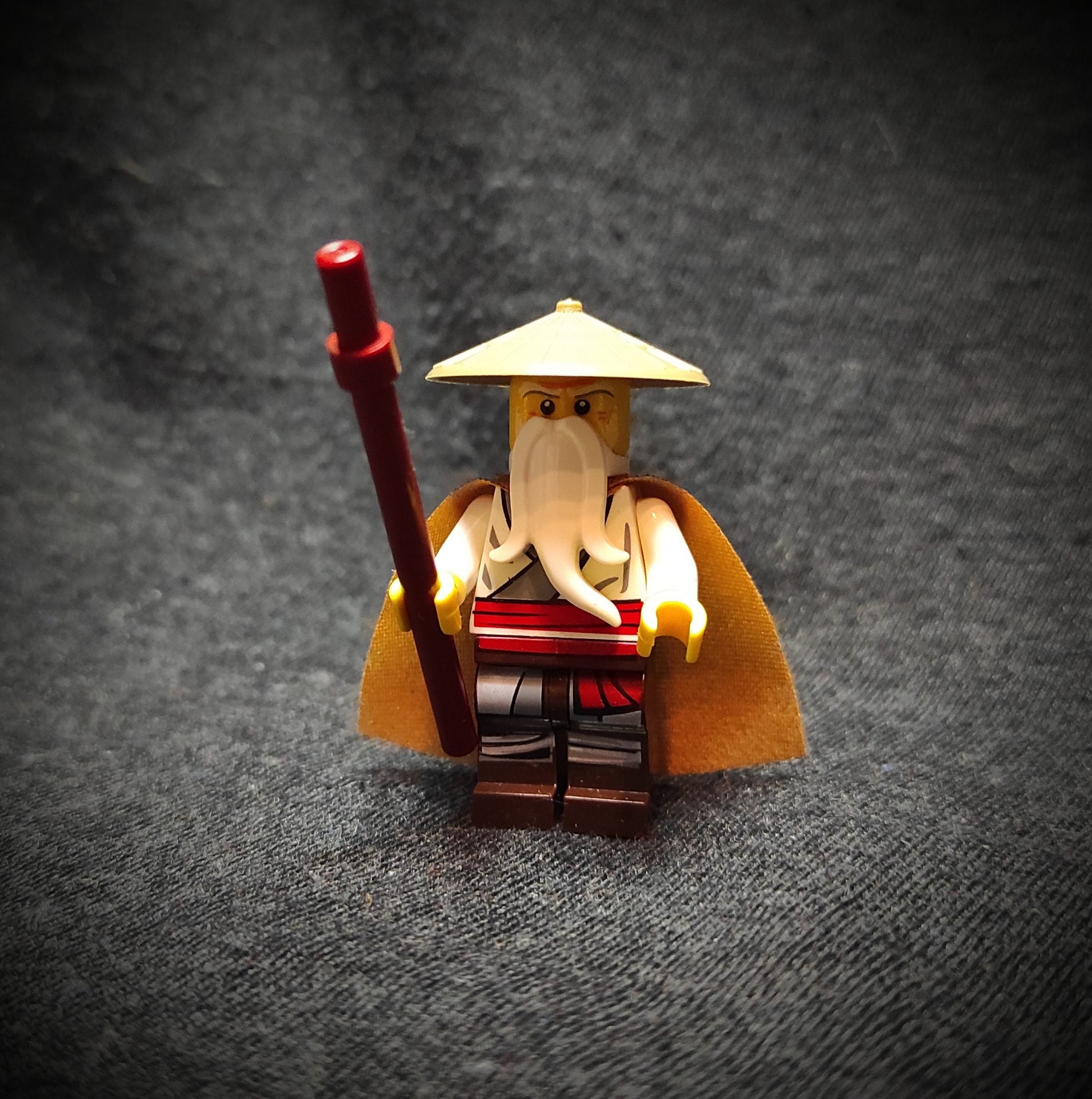 Ninjago figura Wu mester