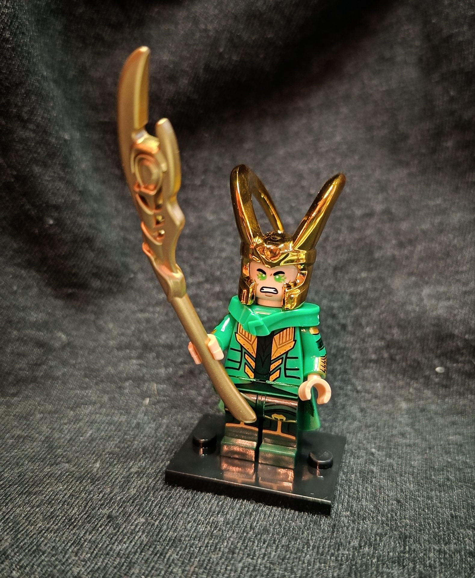 Bosszúállók figura - Loki