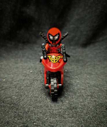 Motoros Deadpool figura